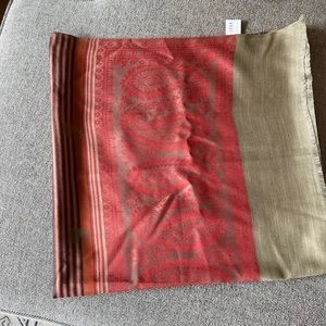 Brand new women’s scarf
